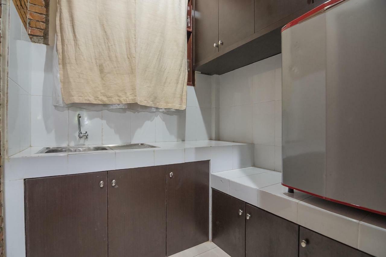 Reddoorz Plus Near Cambridge City Square 2 Medan Esterno foto