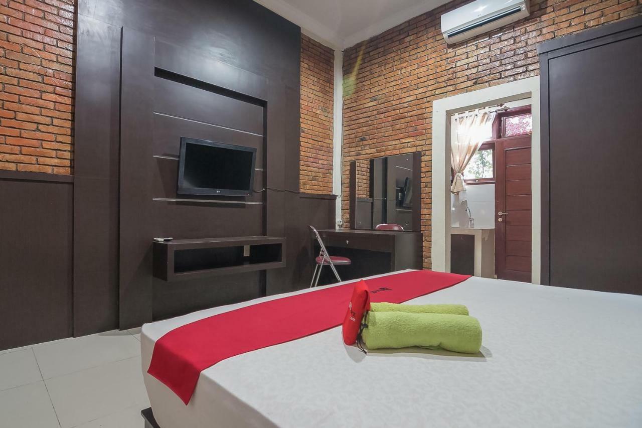 Reddoorz Plus Near Cambridge City Square 2 Medan Esterno foto