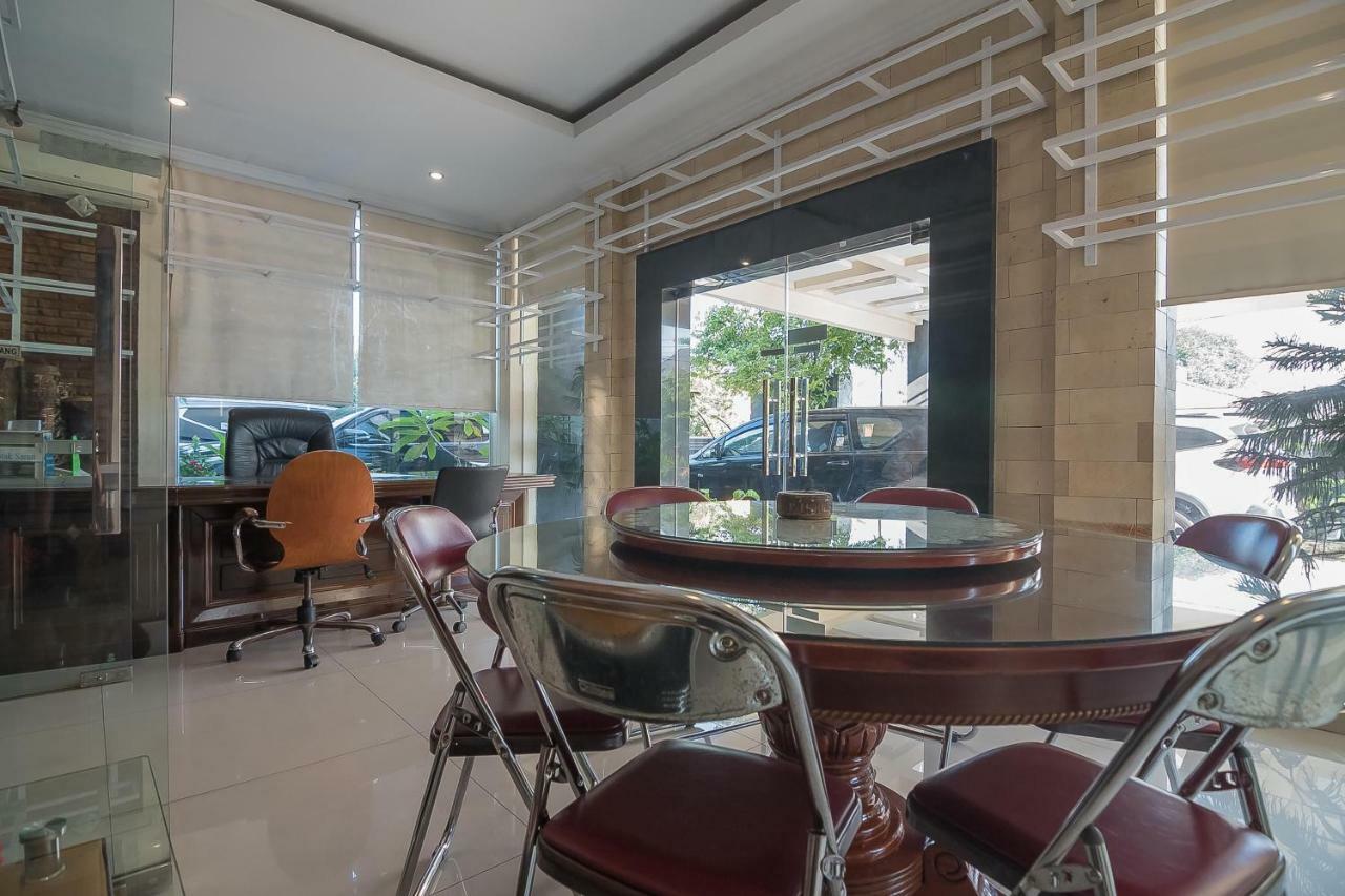 Reddoorz Plus Near Cambridge City Square 2 Medan Esterno foto