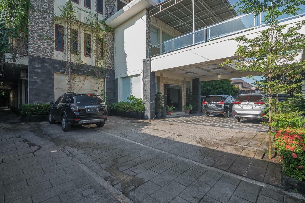 Reddoorz Plus Near Cambridge City Square 2 Medan Esterno foto