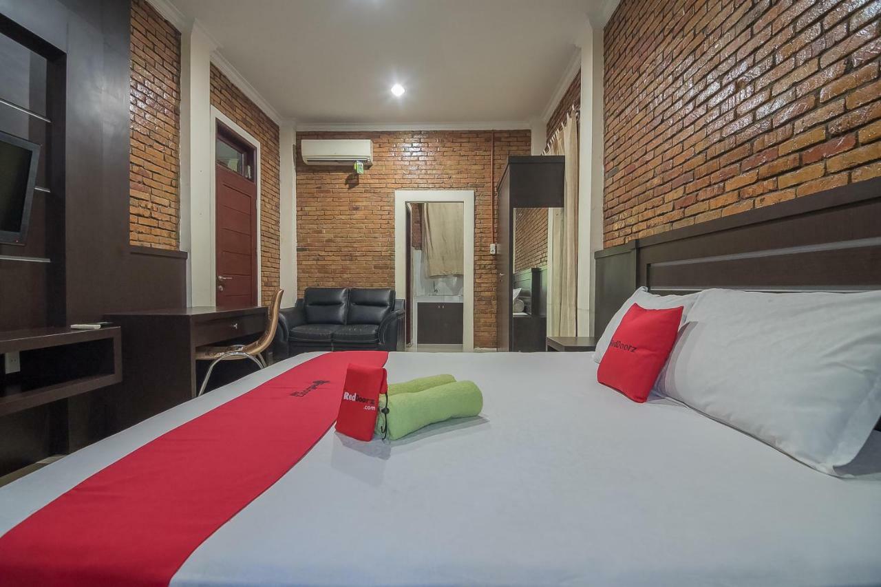 Reddoorz Plus Near Cambridge City Square 2 Medan Esterno foto