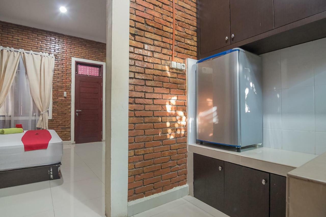 Reddoorz Plus Near Cambridge City Square 2 Medan Esterno foto