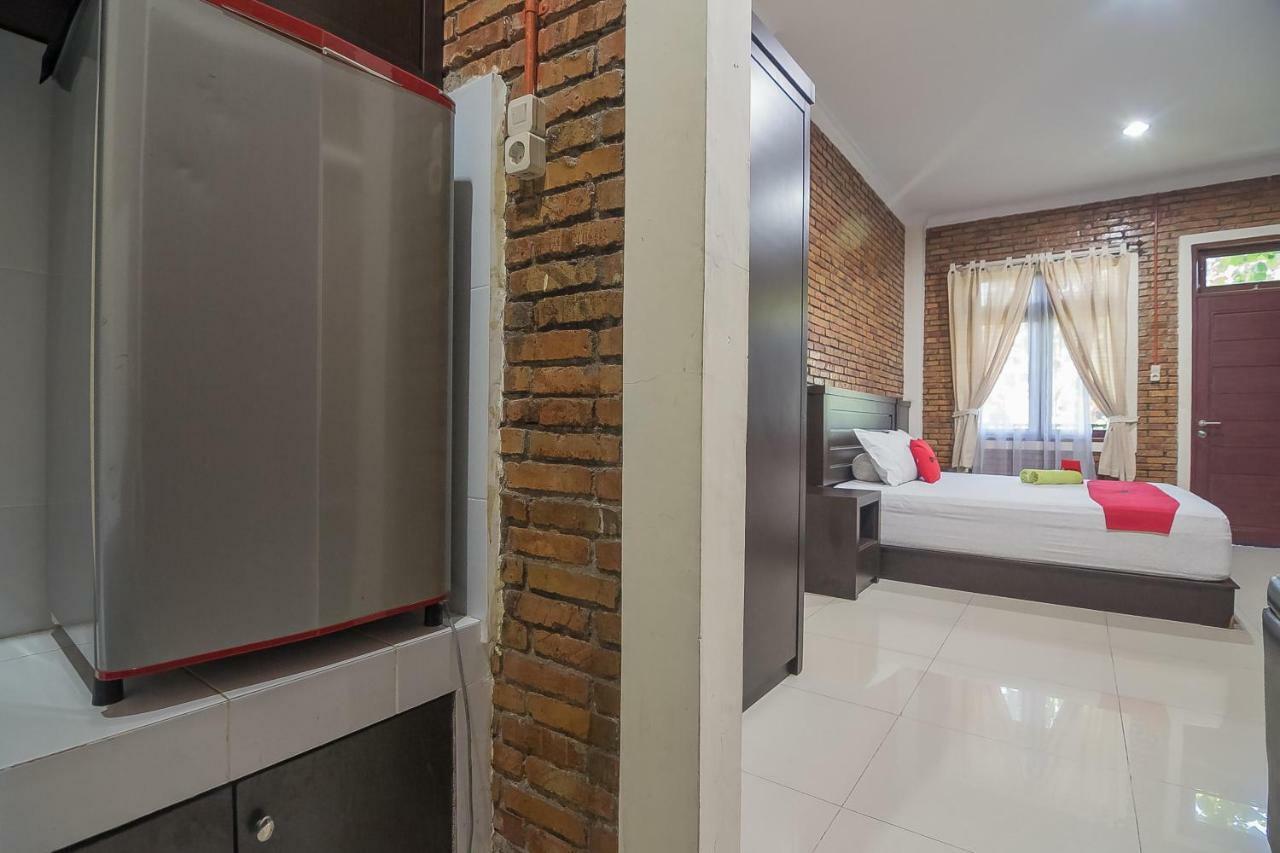 Reddoorz Plus Near Cambridge City Square 2 Medan Esterno foto