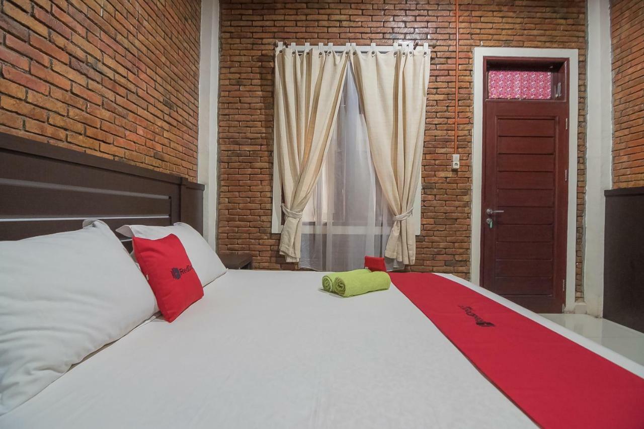 Reddoorz Plus Near Cambridge City Square 2 Medan Esterno foto