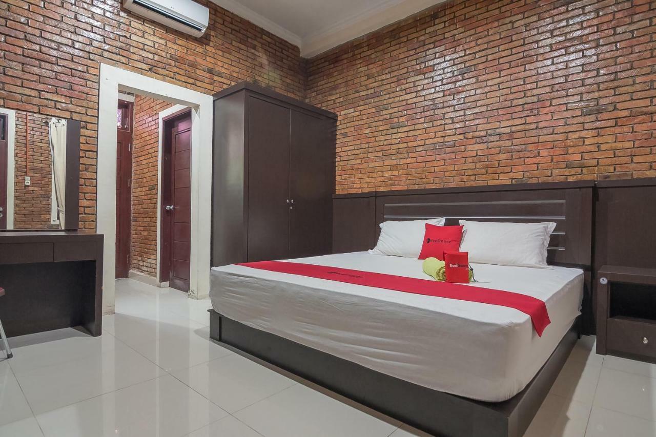 Reddoorz Plus Near Cambridge City Square 2 Medan Esterno foto