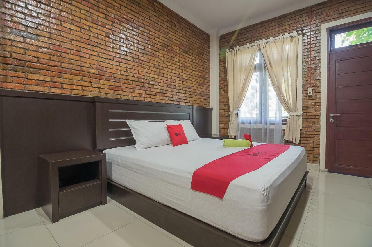 Reddoorz Plus Near Cambridge City Square 2 Medan Esterno foto