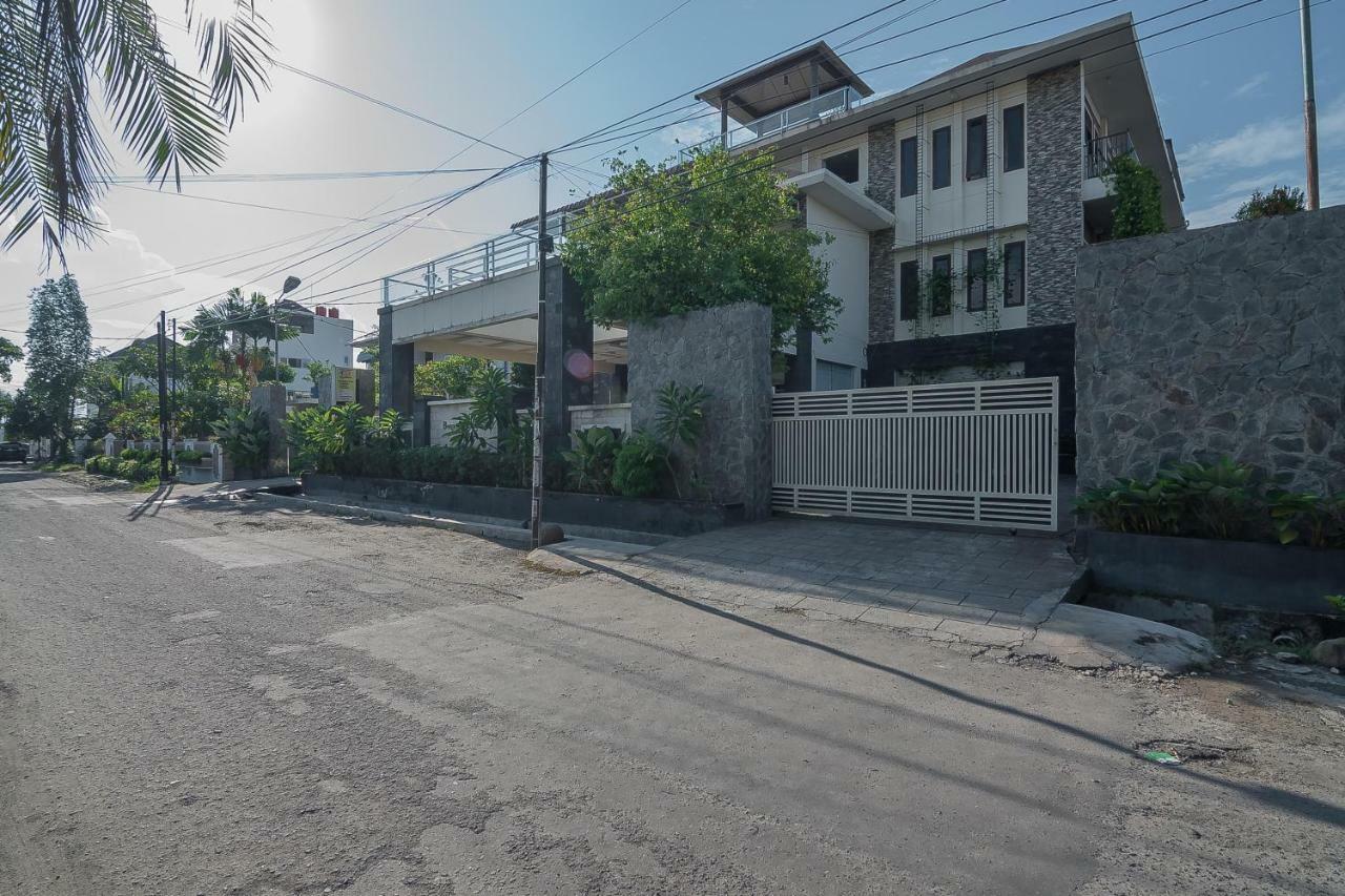 Reddoorz Plus Near Cambridge City Square 2 Medan Esterno foto