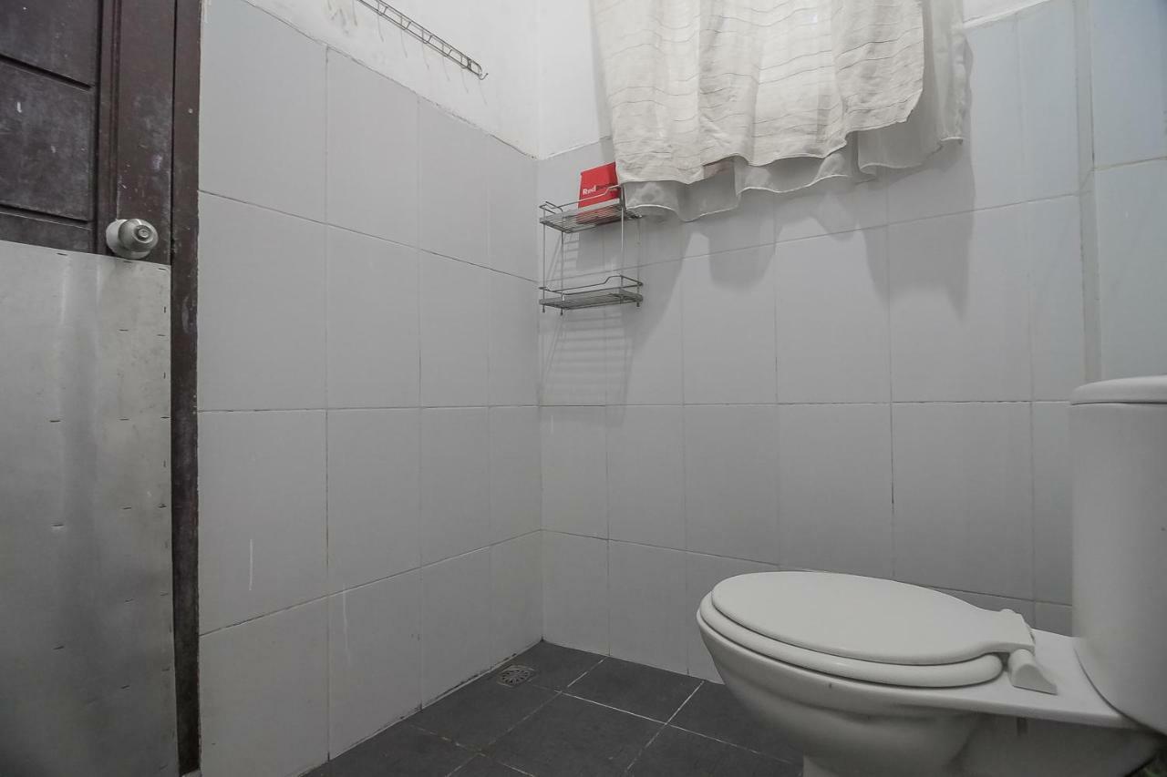 Reddoorz Plus Near Cambridge City Square 2 Medan Esterno foto