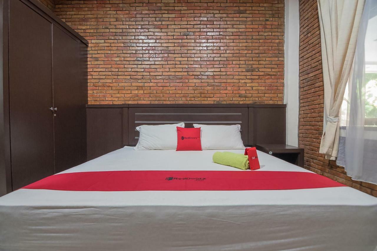 Reddoorz Plus Near Cambridge City Square 2 Medan Esterno foto