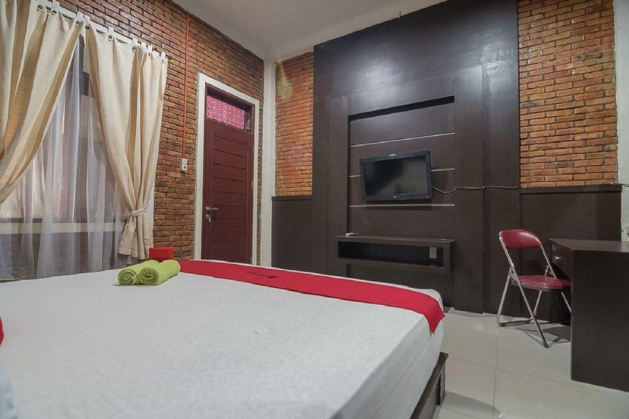 Reddoorz Plus Near Cambridge City Square 2 Medan Esterno foto